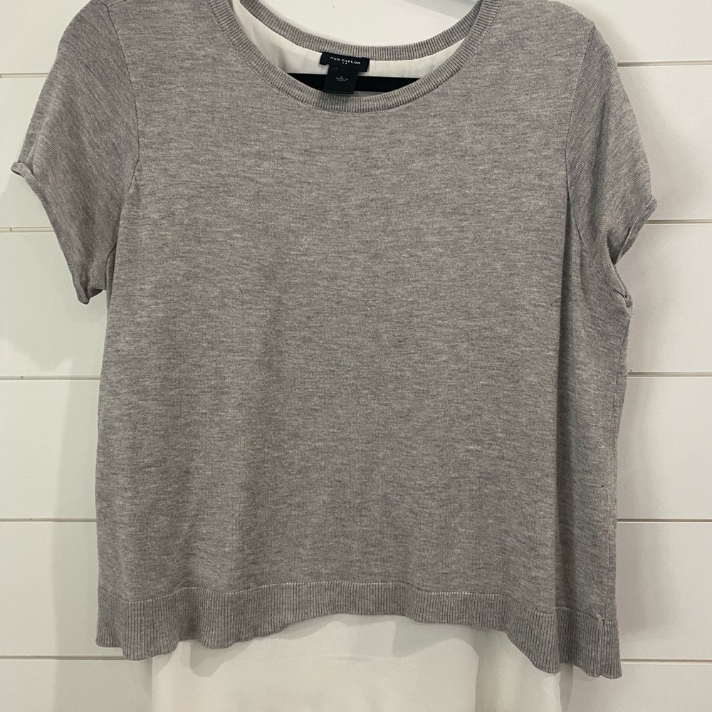Ann Taylor Heather Gray Short Sleeve Tee